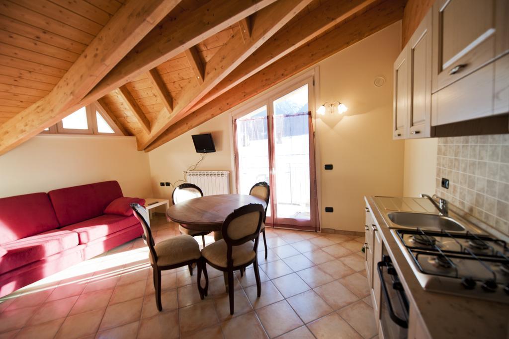 Residence La Corte Vezza dʼOglio Esterno foto
